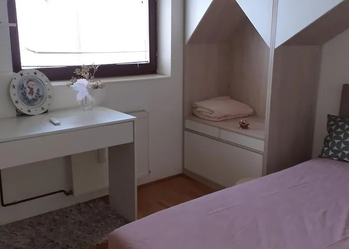 アパート Aleksandar